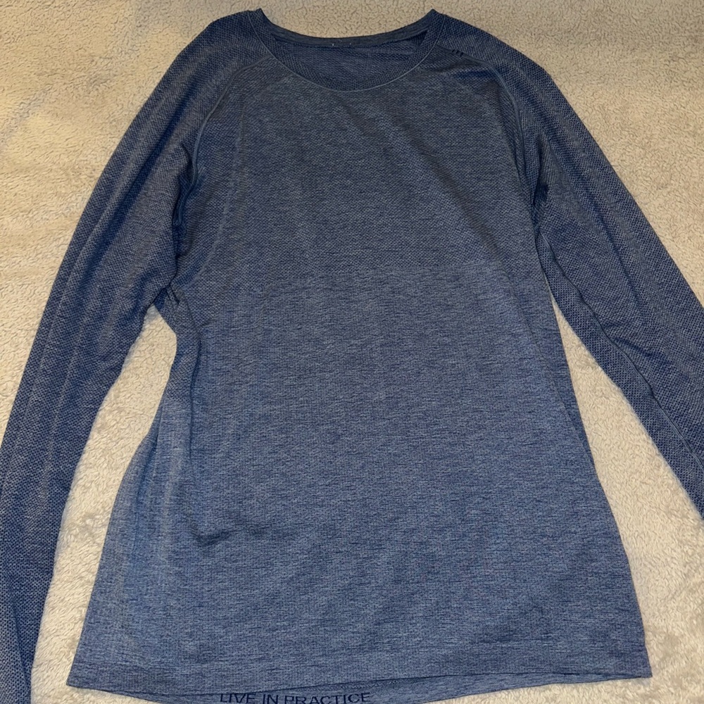 Lululemon Men's Long Sleeve Heathered Blue Performance Top